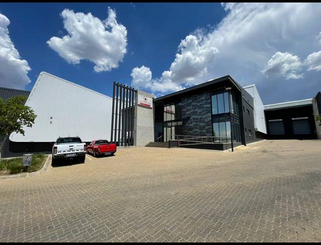 INDUSTRIAL PROPERTY TO RENT IN LOUWLARDIA